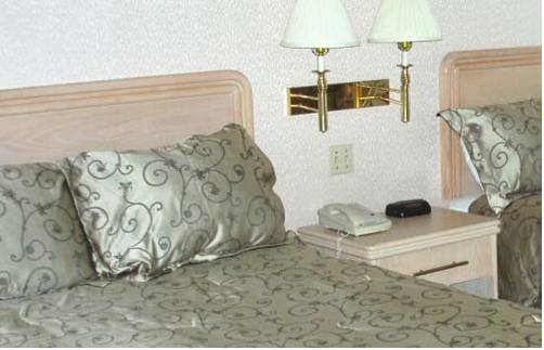 Imagen de la habitación del Hotel Rodeway Inn Fallsview. Foto 2