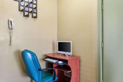 Imagen general del Hotel Rodeway Inn Farmington. Foto 2