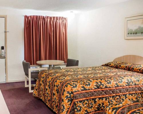 Imagen de la habitación del Hotel Rodeway Inn Findlay. Foto 12