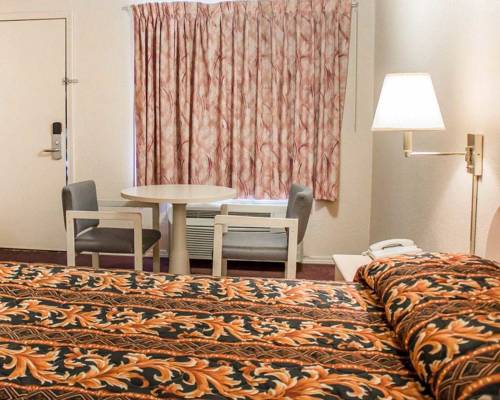 Imagen de la habitación del Hotel Rodeway Inn Findlay. Foto 16