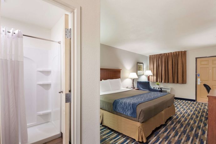 Imagen de la habitación del Hotel Rodeway Inn Fort Morgan. Foto 11