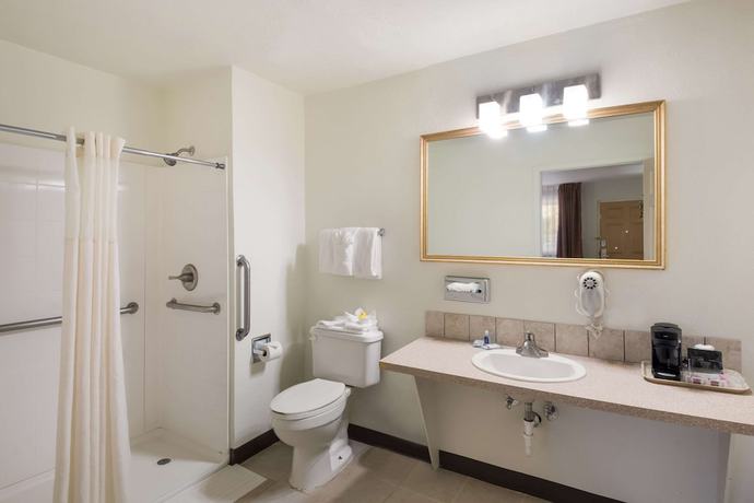 Imagen de la habitación del Hotel Rodeway Inn Fort Morgan. Foto 17