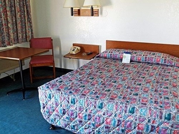 Imagen de la habitación del Hotel Rodeway Inn Fort Smith I-40, Fort Smith. Foto 8