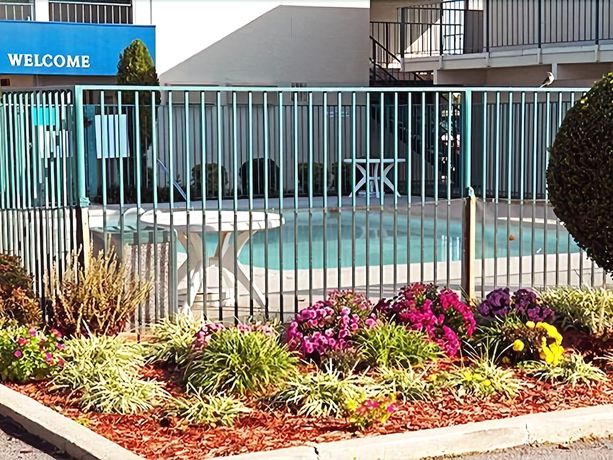 Imagen de la piscina del Hotel Rodeway Inn Fort Smith I-40, Fort Smith. Foto 12