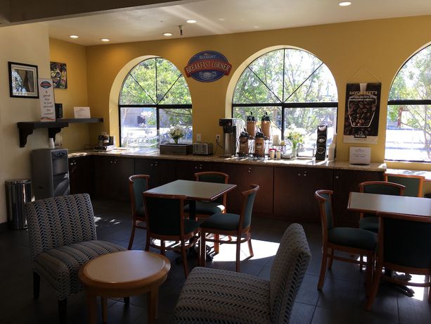 Imagen de los interiores del Hotel Rodeway Inn, Fremont. Foto 11