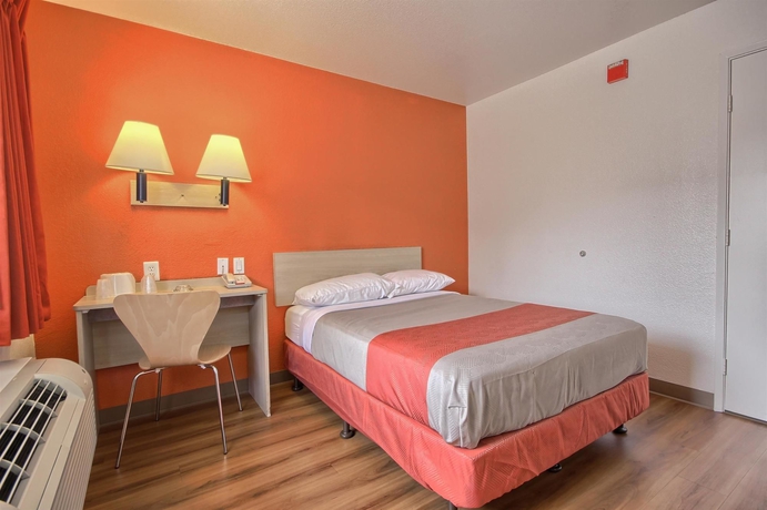 Imagen de la habitación del Hotel Rodeway Inn Fresno. Foto 5