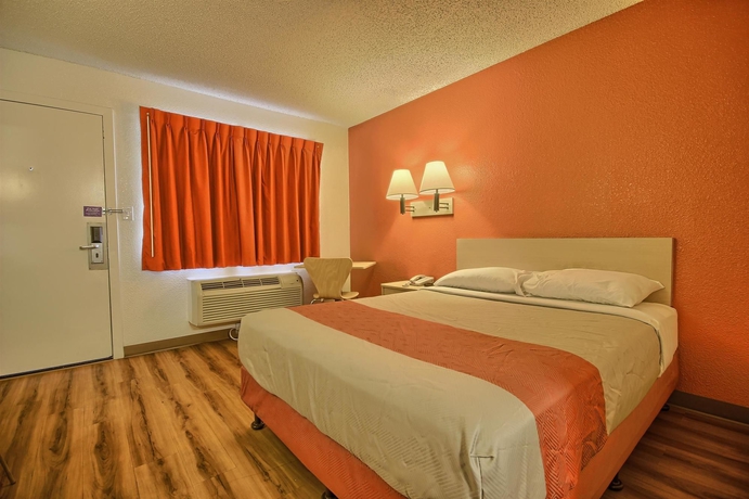 Imagen de la habitación del Hotel Rodeway Inn Fresno. Foto 6