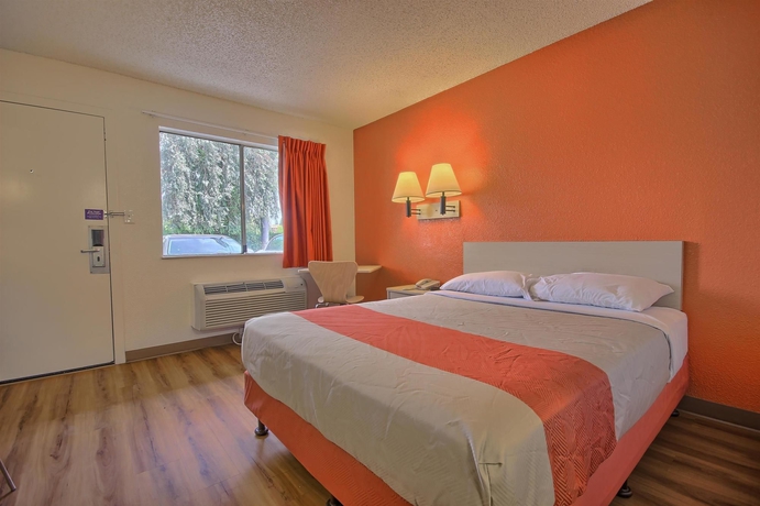 Imagen de la habitación del Hotel Rodeway Inn Fresno. Foto 7