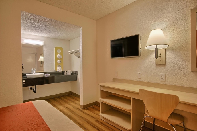 Imagen de la habitación del Hotel Rodeway Inn Fresno. Foto 8