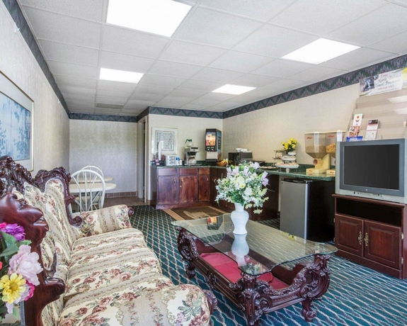 Imagen del bar/restaurante del Hotel Rodeway Inn Gadsden - Attalla. Foto 7