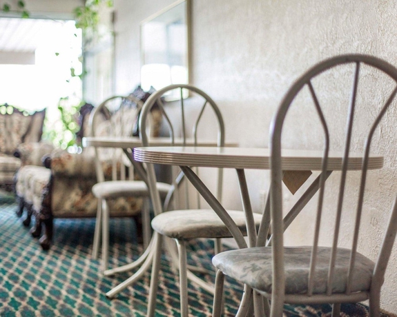 Imagen del bar/restaurante del Hotel Rodeway Inn Gadsden - Attalla. Foto 9