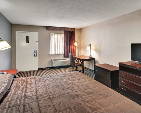 Imagen de la habitación del Hotel Rodeway Inn Gainesville I-35. Foto 9