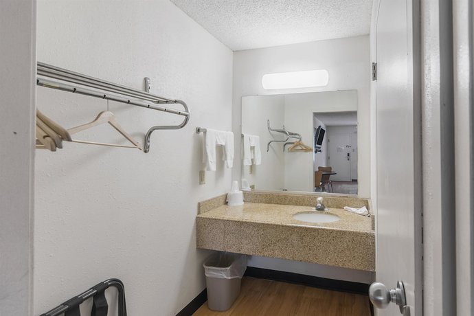 Imagen de la habitación del Hotel Rodeway Inn, Gloucester City. Foto 2