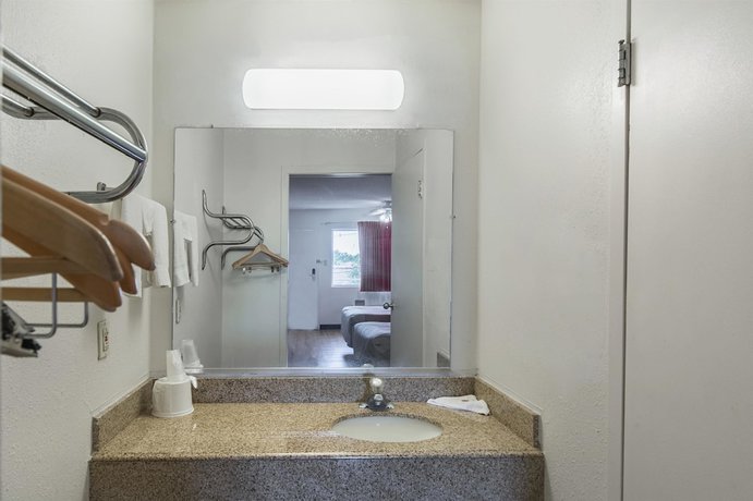 Imagen de la habitación del Hotel Rodeway Inn, Gloucester City. Foto 7