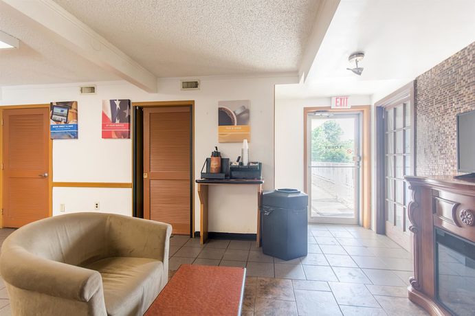 Imagen de los interiores del Hotel Rodeway Inn, Gloucester City. Foto 17