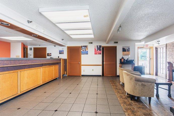 Imagen de los interiores del Hotel Rodeway Inn, Gloucester City. Foto 19