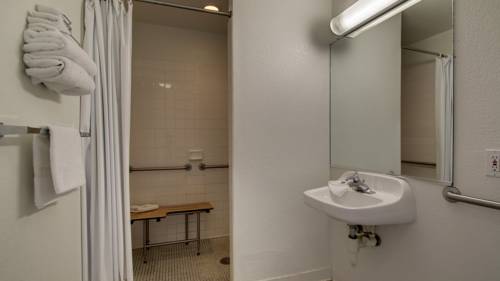 Imagen de la habitación del Hotel Rodeway Inn, Hays. Foto 10