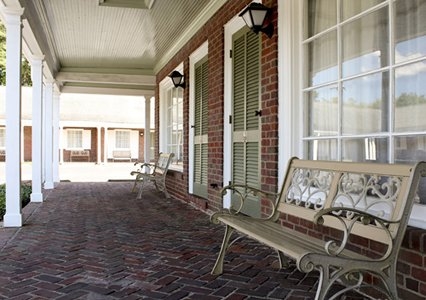 Imagen de los exteriores del Hotel Rodeway Inn Historic. Foto 5