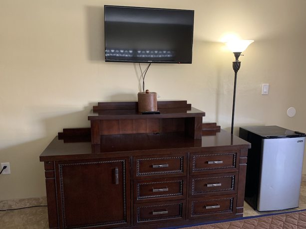 Imagen de la habitación del Hotel Rodeway Inn, Holiday. Foto 8
