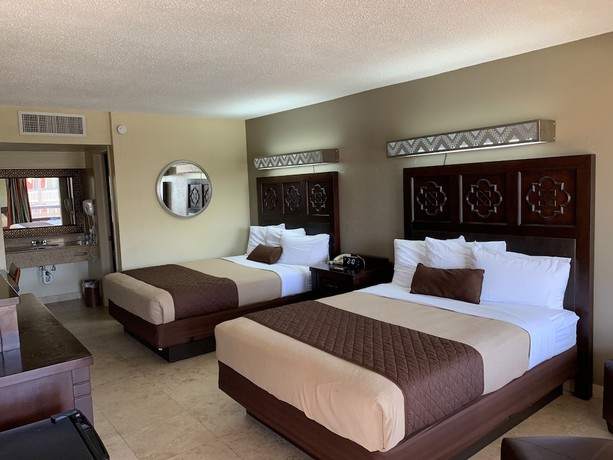 Imagen de la habitación del Hotel Rodeway Inn, Holiday. Foto 12