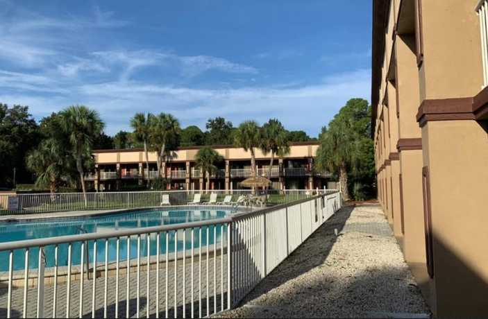 Imagen de la piscina del Hotel Rodeway Inn Homosassa. Foto 6