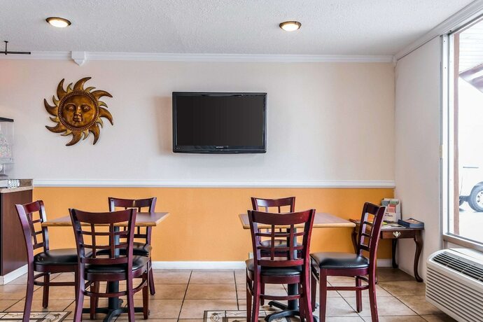 Imagen de los interiores del Hotel Rodeway Inn, Hopkinsville. Foto 18