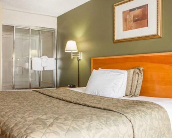 Imagen de la habitación del Hotel Rodeway Inn Huntington Station - Melville. Foto 10