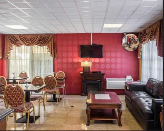 Imagen de los interiores del Hotel Rodeway Inn Huntington Station - Melville. Foto 20