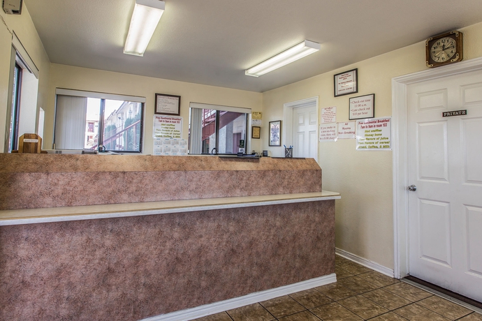 Imagen de los interiores del Hotel Rodeway Inn Hurricane - Zion National Park Area. Foto 16