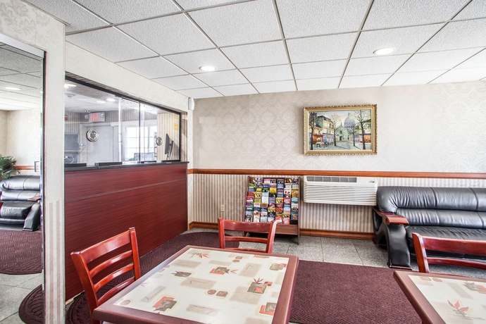 Imagen de los interiores del Hotel Rodeway Inn Jersey City Near Hoboken. Foto 15