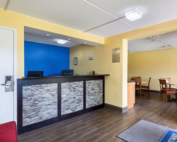 Imagen de los interiores del Hotel Rodeway Inn Joint Base Andrews Area. Foto 20