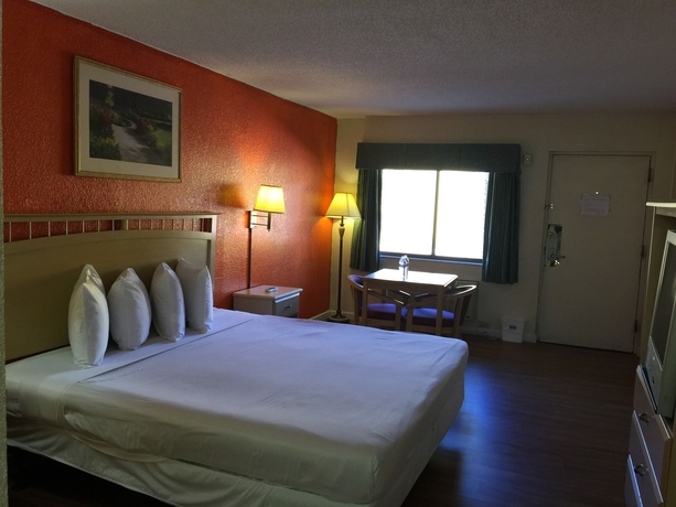 Imagen de la habitación del Hotel Rodeway Inn Kissimmee. Foto 10