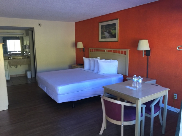Imagen de la habitación del Hotel Rodeway Inn Kissimmee. Foto 12