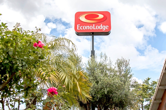 Imagen de los exteriores del Hotel Rodeway Inn Lemon Grove San Diego East. Foto 9