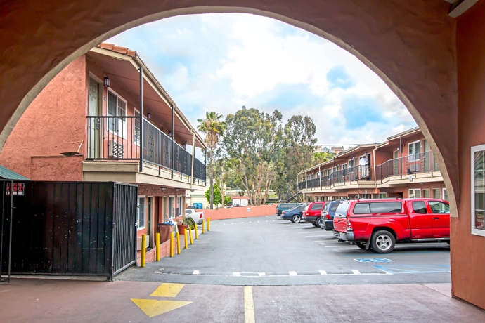 Imagen de los exteriores del Hotel Rodeway Inn Lemon Grove San Diego East. Foto 10