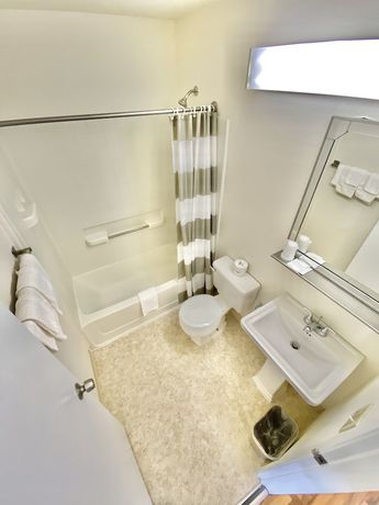Imagen de la habitación del Hotel Rodeway Inn Livermore. Foto 13