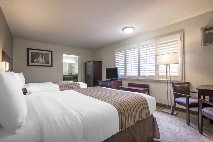 Imagen de la habitación del Hotel Rodeway Inn Los Angeles Convention Center. Foto 3