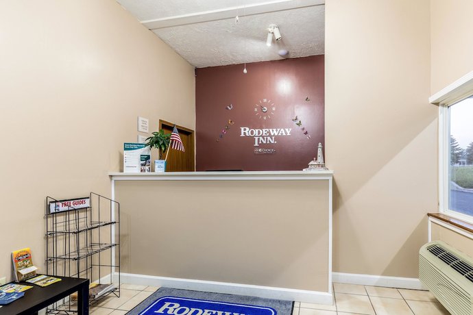 Imagen de los interiores del Hotel Rodeway Inn Ludington. Foto 19