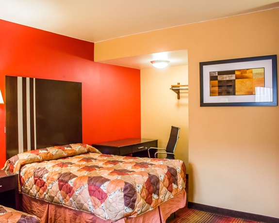 Imagen de la habitación del Hotel Rodeway Inn Macarthur Airport. Foto 13