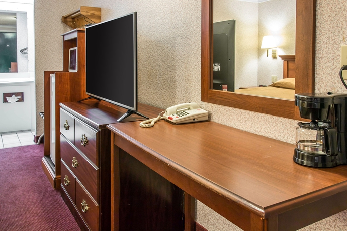 Imagen de la habitación del Hotel Rodeway Inn, Madison Heights. Foto 11