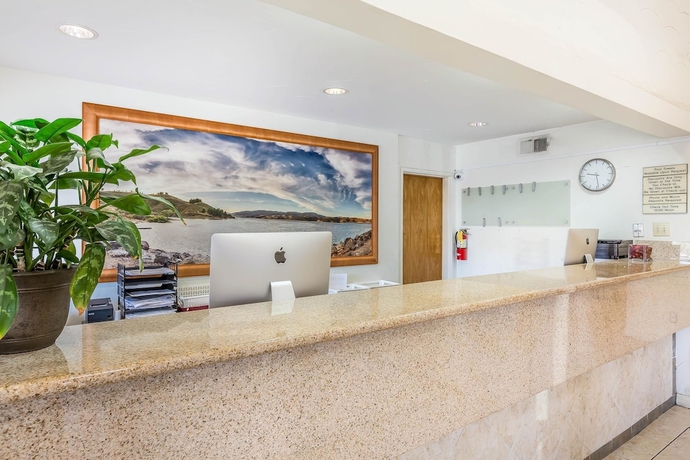 Imagen de los interiores del Hotel Rodeway Inn Magic Mountain Area. Foto 13