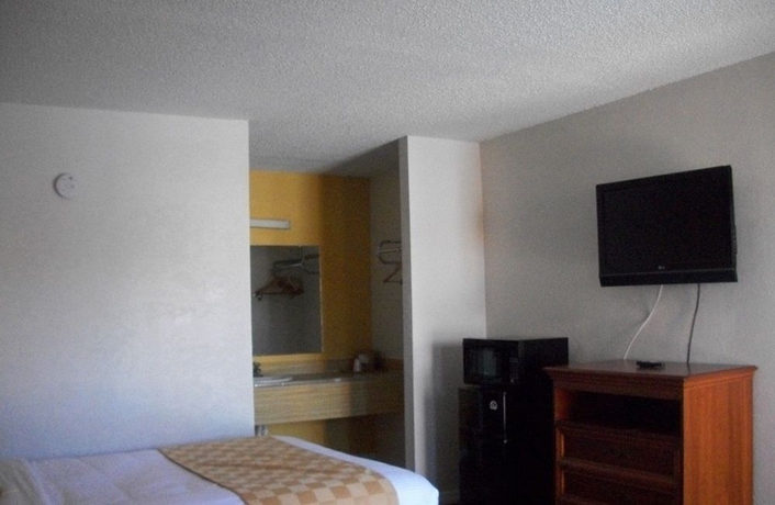 Imagen de la habitación del Hotel Rodeway Inn Maingate Central. Foto 3