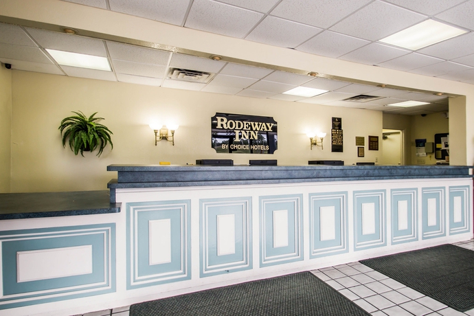 Imagen de los interiores del Hotel Rodeway Inn Maingate. Foto 12