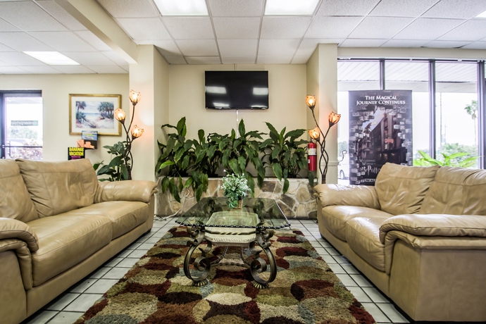 Imagen de los interiores del Hotel Rodeway Inn Maingate. Foto 13