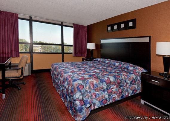Imagen de los exteriores del Hotel Rodeway Inn Meadowlands Secaucus. Foto 11