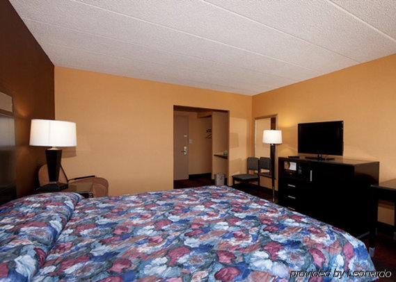 Imagen de los exteriores del Hotel Rodeway Inn Meadowlands Secaucus. Foto 12