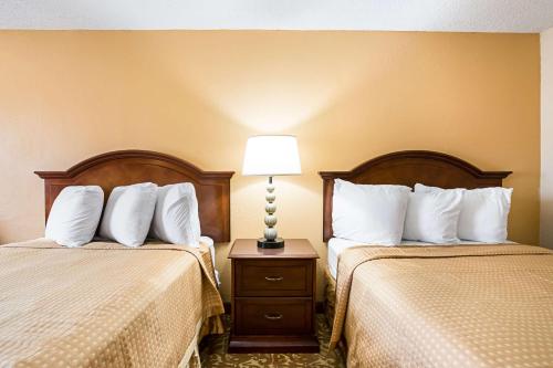 Imagen de la habitación del Hotel Rodeway Inn Metro Airport. Foto 6
