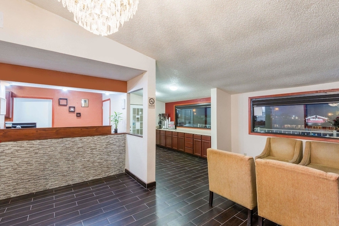 Imagen de los interiores del Hotel Rodeway Inn, Miamisburg. Foto 19