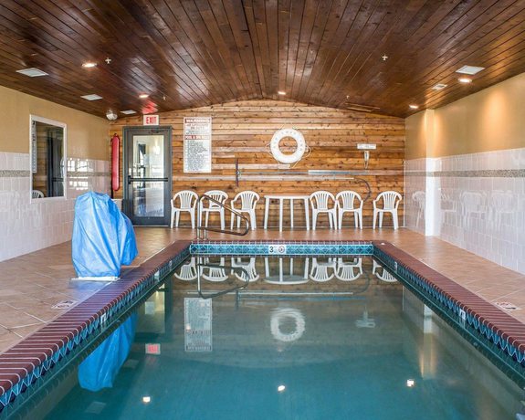 Imagen de la piscina del Hotel Rodeway Inn Milford. Foto 20