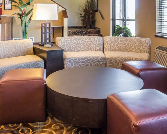 Imagen de los interiores del Hotel Rodeway Inn Milford. Foto 18